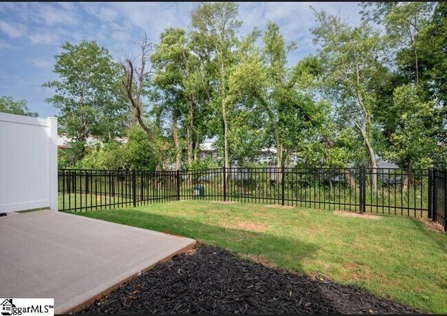 Building Photo - 100 Evergrace Wy