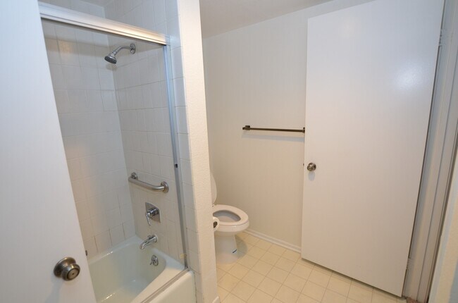 Building Photo - 2Bd/2Ba Coronado Cays on the channel, Boat...