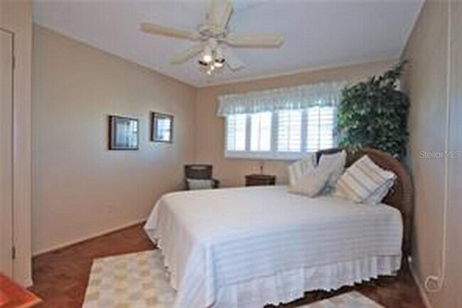 Building Photo - 221 Cedarwood Cir