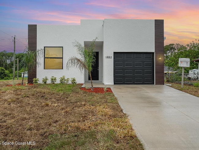 Building Photo - 1880 Warton Ave SE