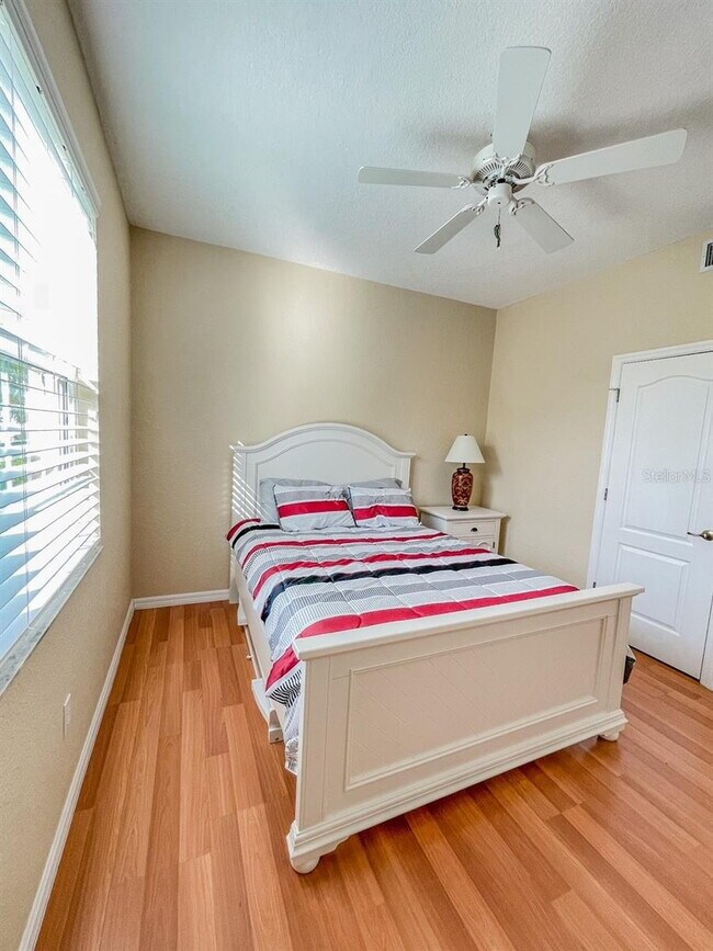 Building Photo - Beach and Downtown Venice! Furnished ground floor condo! Gorgous!
