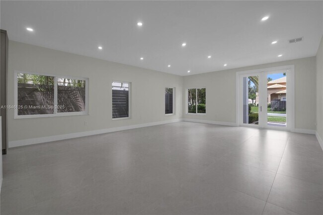 Building Photo - 6498 NW 113th Pl