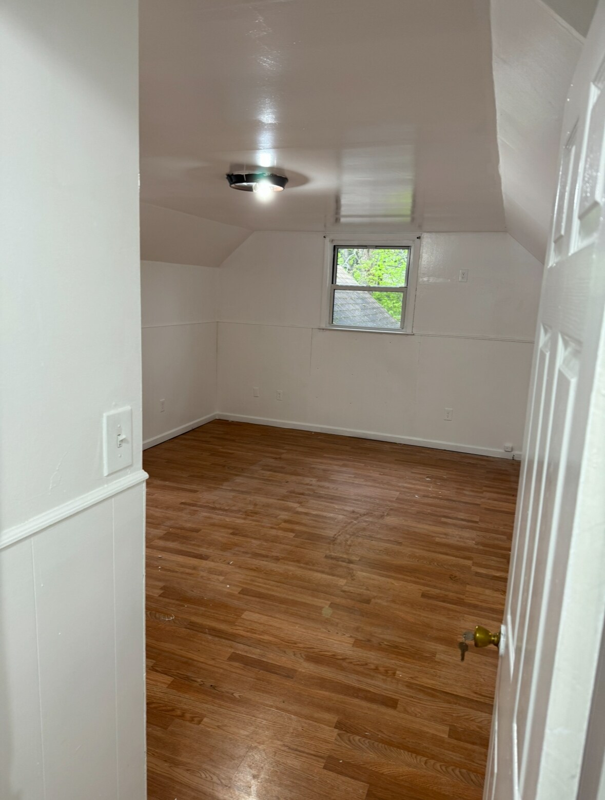 Building Photo - 3 Thomas St