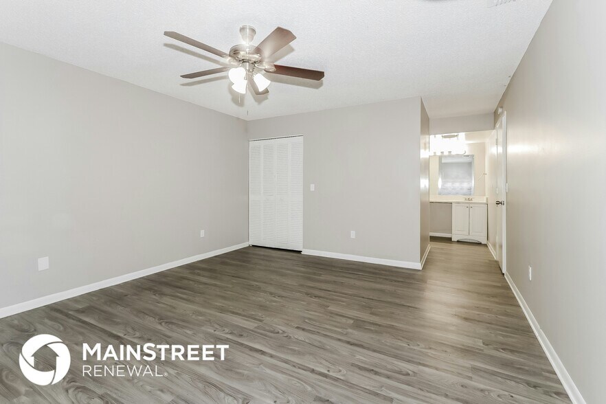 Building Photo - 253 SW Tulip Blvd