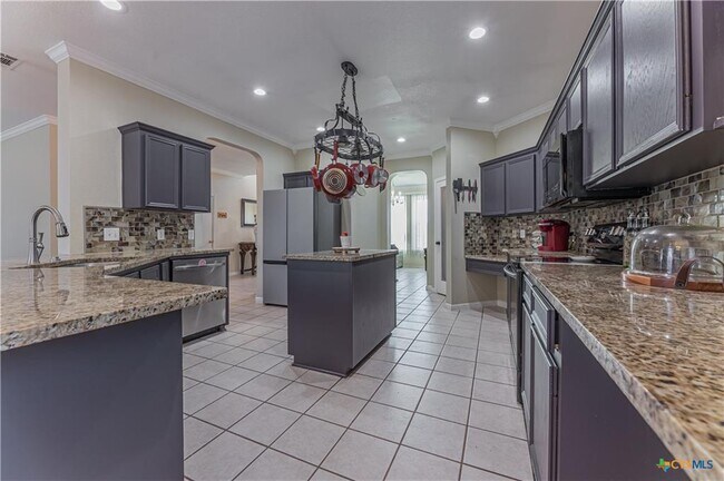 Building Photo - 701 Bighorn Dr