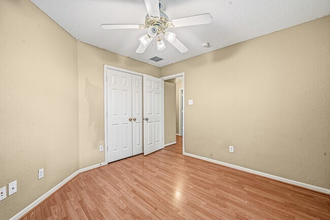 Building Photo - 17935 Rose Hill Park Ln