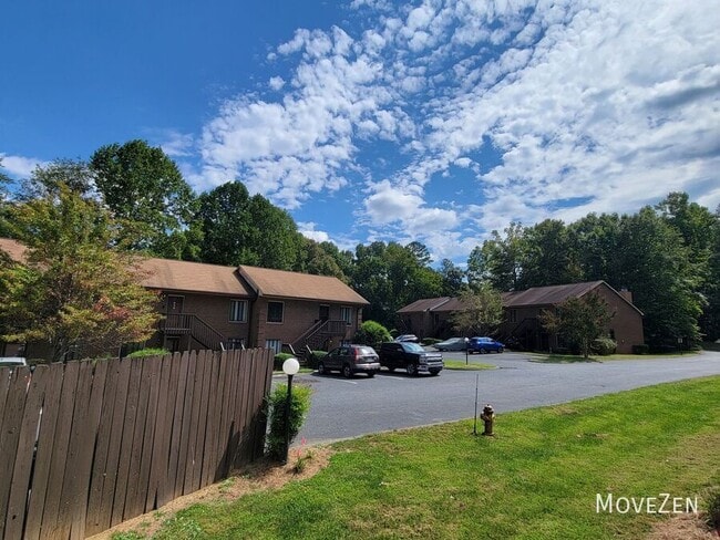 Building Photo - 216 Ridge Forest Ct