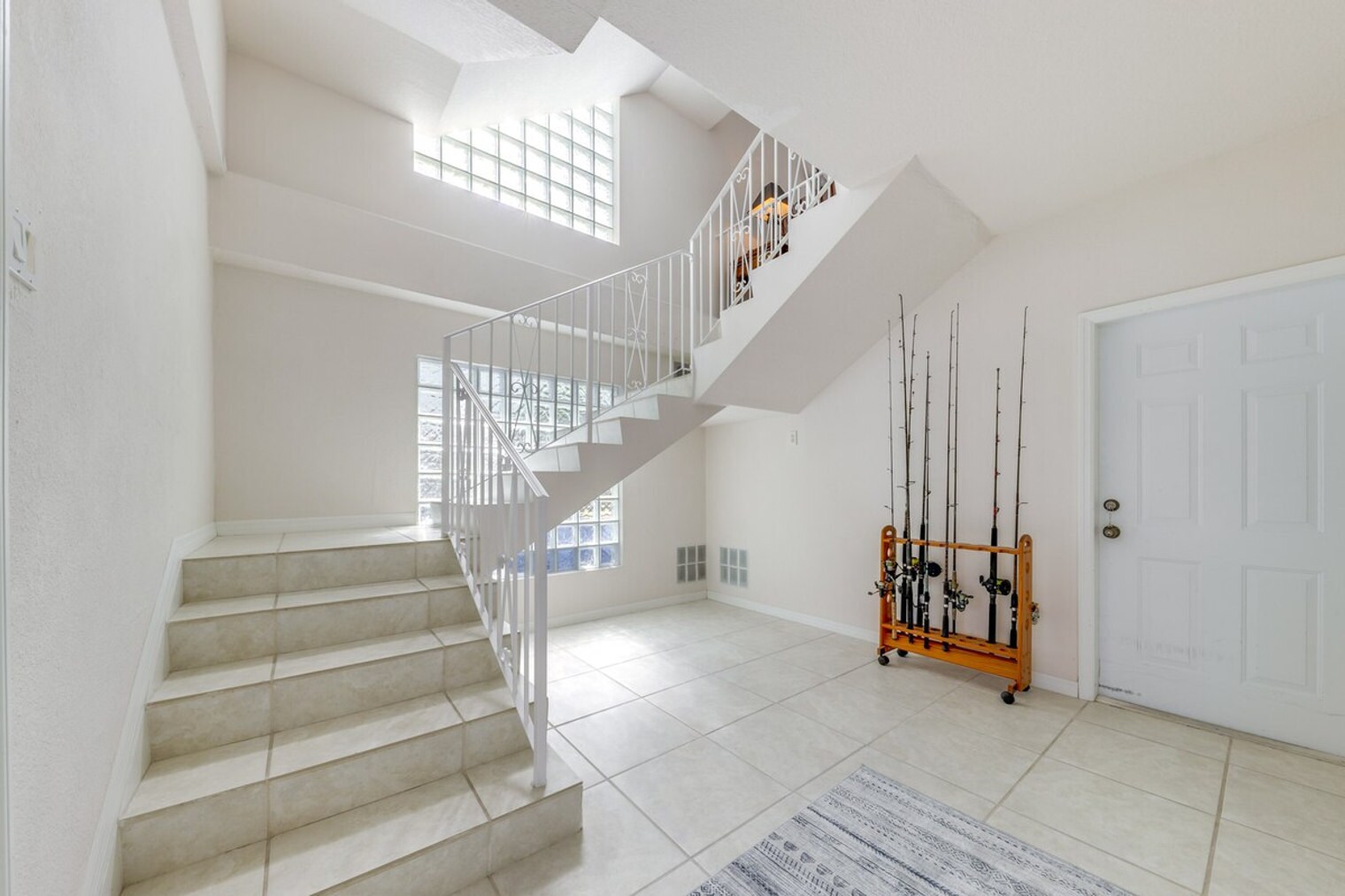 Building Photo - 247 Apache St