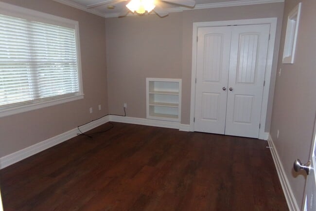 Building Photo - 231 Holliman Rd