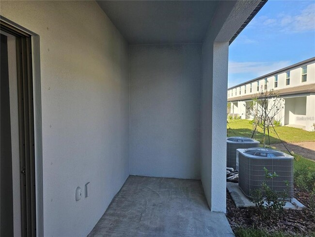 Building Photo - 8309 Crescent Oaks Dr