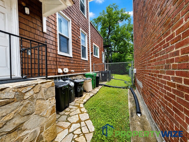 Building Photo - 516 Beaumont Ave