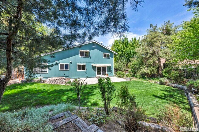 Building Photo - 840 Twin Pines Rd