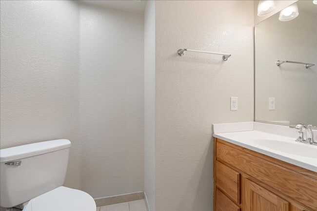 Building Photo - 7 Pewter Ct