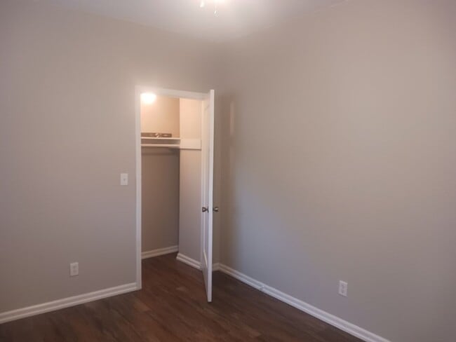Building Photo - 3 bedroom, 2 bath with office in Frederick...