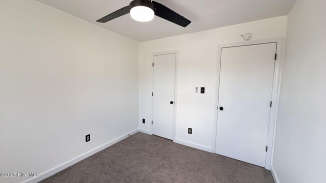 Building Photo - 400 Myrtlewood Cir