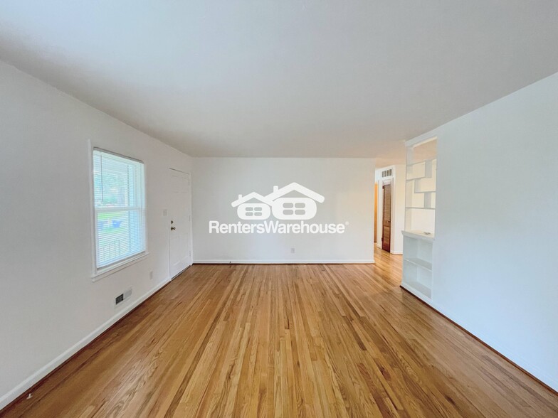 Building Photo - 4837 Milan Dr
