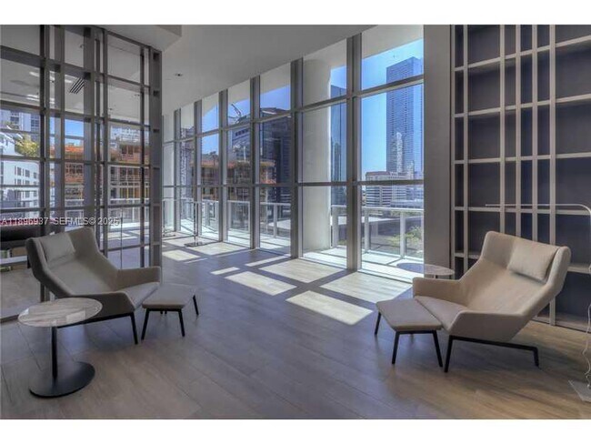 Building Photo - 1100 S Miami Ave