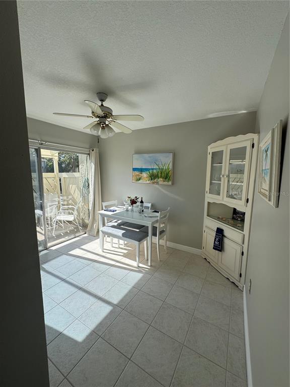 Building Photo - 621 Windrush Bay Dr