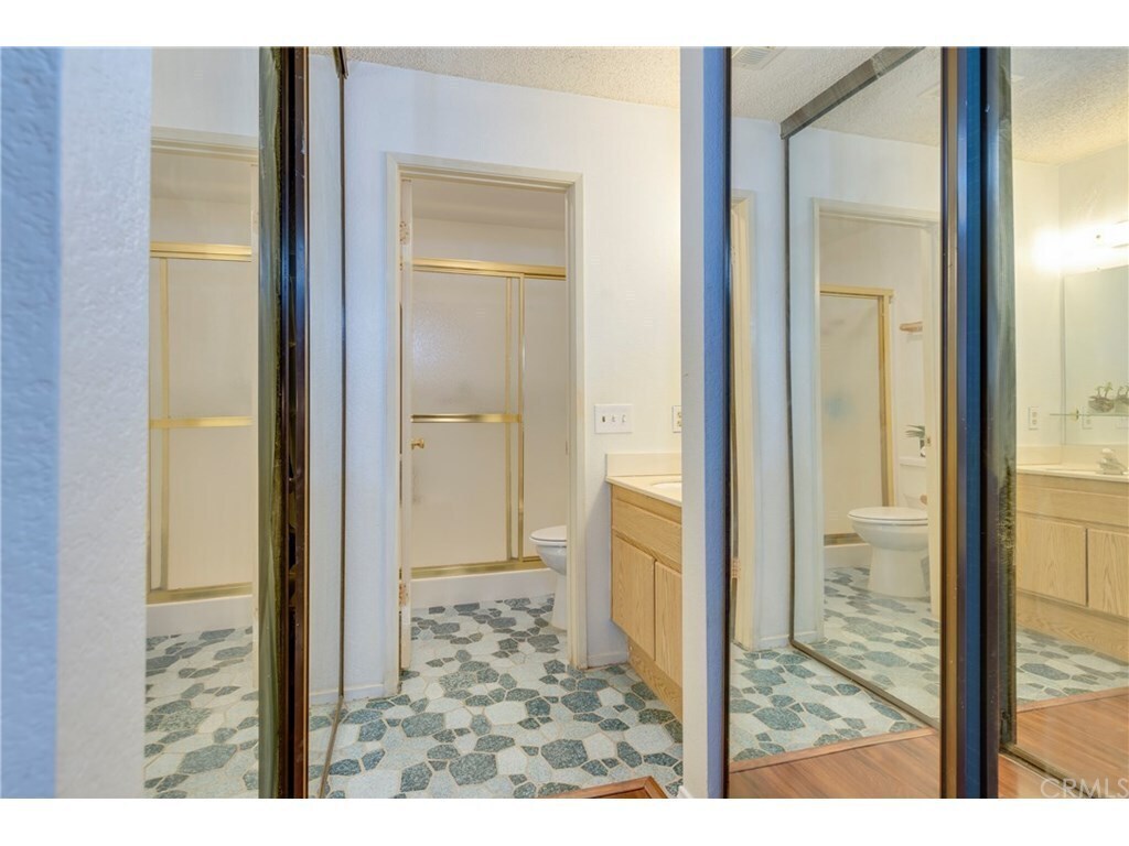 Building Photo - 10311 Azuaga St