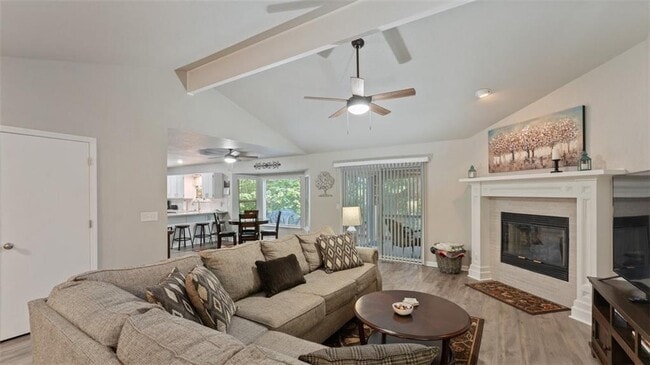 Building Photo - 9 E Elvendon Dr