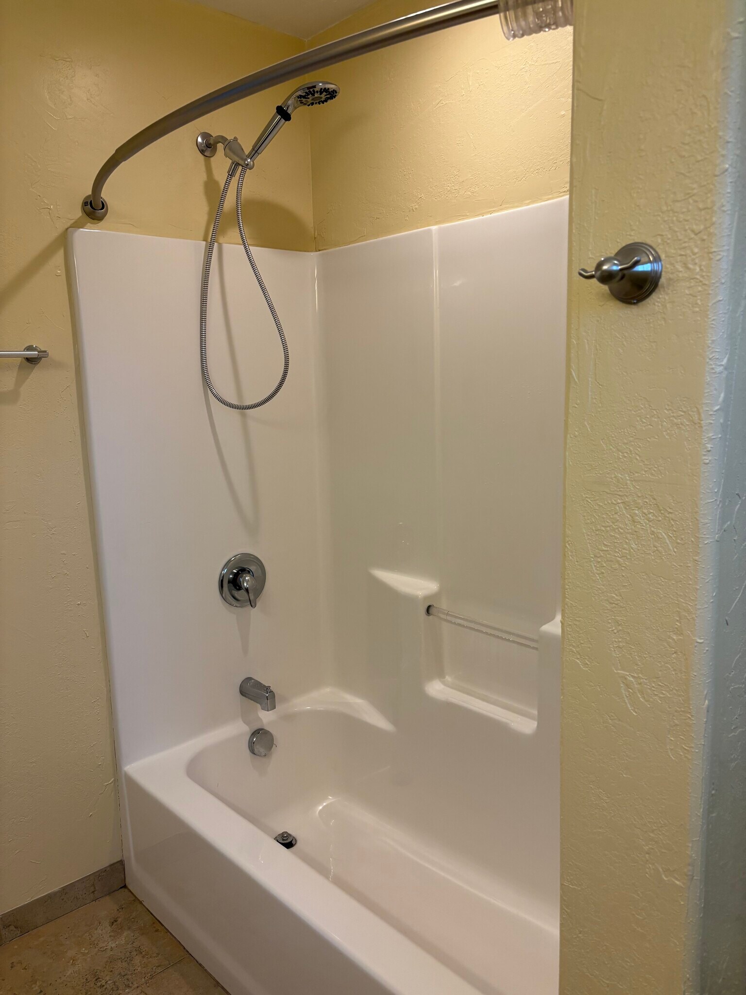 Building Photo - 421 S Washington St