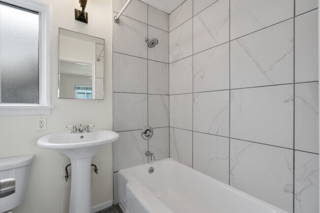 Building Photo - 4820 Inglewood Blvd