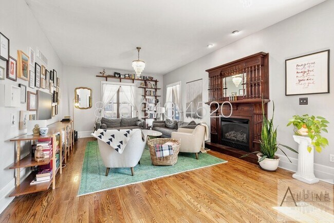 Building Photo - Indoor Pool! FULLY Furnished Short or Mid Term Rental