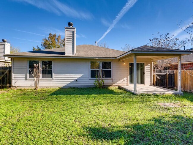 Building Photo - 200 Buttercup St