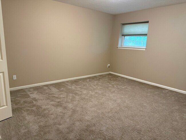 Building Photo - 212 Chauncey Ct