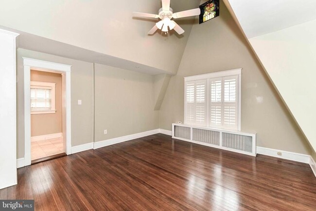 Building Photo - 209 W Myrtle St