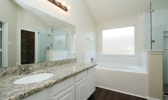 Building Photo - 8730 Cedar Walk Dr