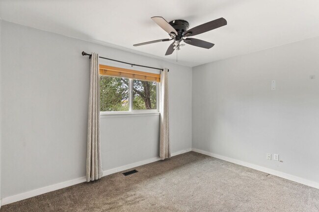 Building Photo - 341 Longfellow Dr