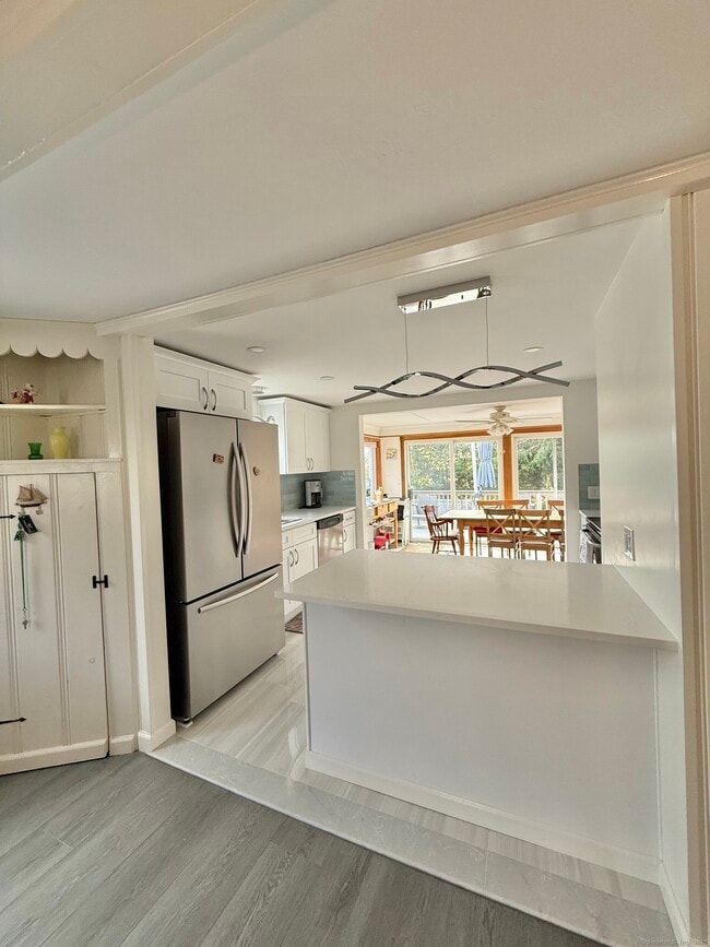 Building Photo - 18 Bay St