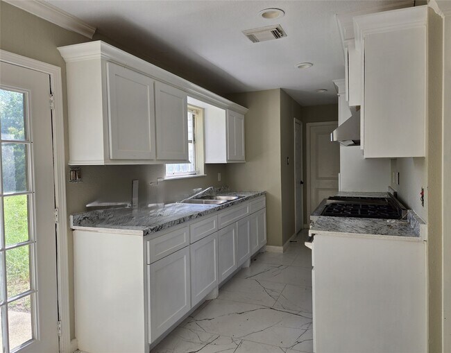 Building Photo - 5319 Danfield Dr