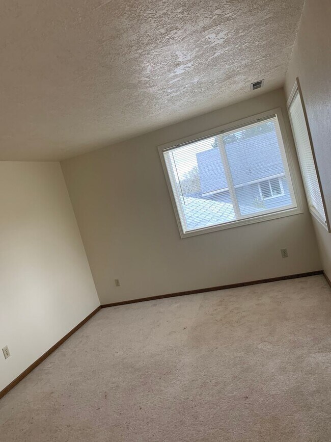 Building Photo - 3790 NW Wisteria Way