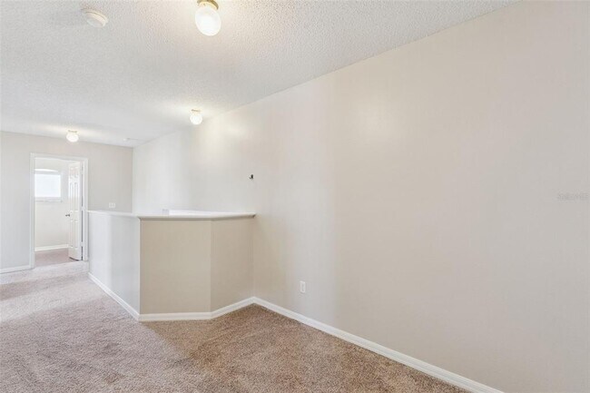 Building Photo - 648 Lockbreeze Dr