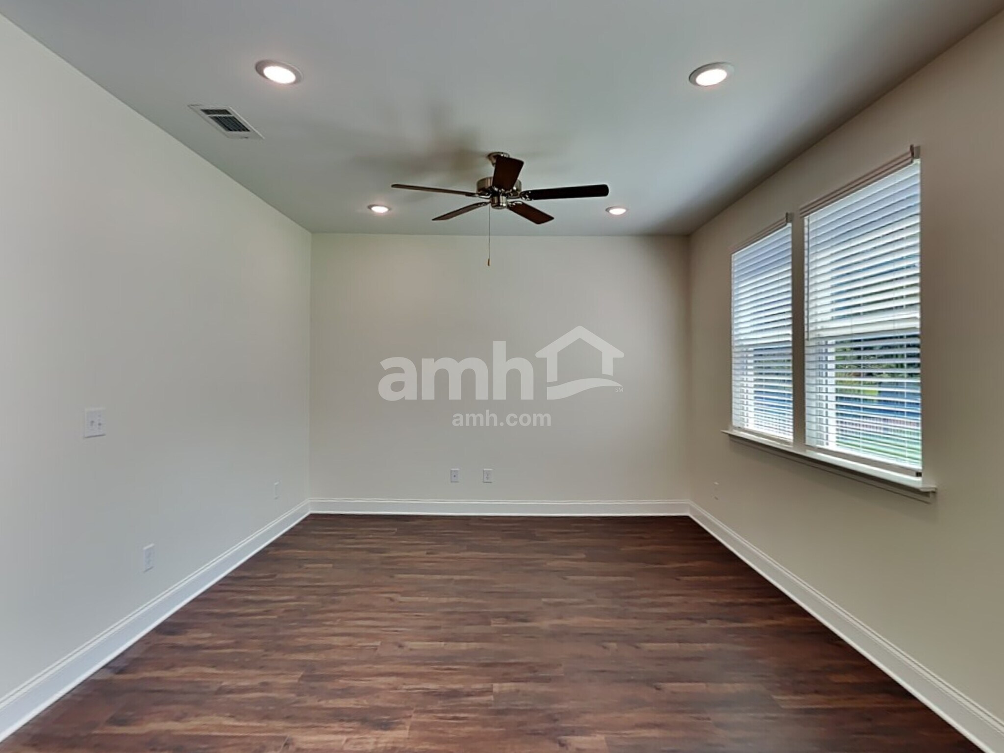 Building Photo - 3830 Chivalry Dr