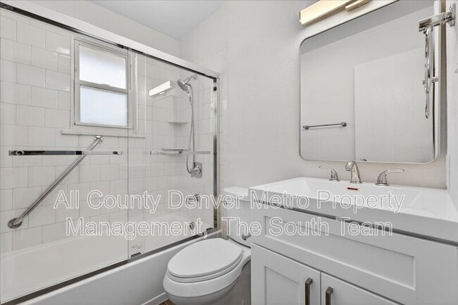 Building Photo - 9050 N Elm Ct