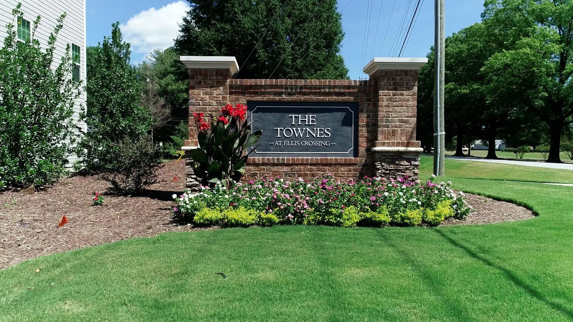 Building Photo - 1049 Manorhaven Dr