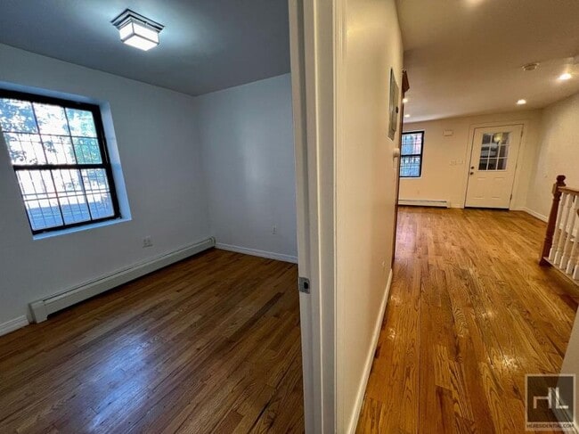 Building Photo - 3 bedroom in BROOKLYN NY 11221