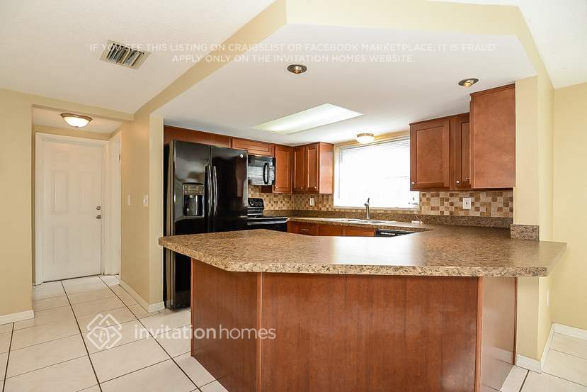 Building Photo - 1741 Dartmouth Dr