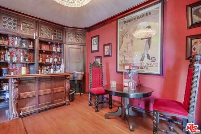 Building Photo - 642 S Bronson Ave