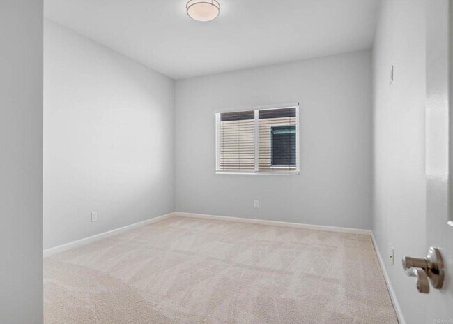 Building Photo - ***Gorgeous 5 bedroom, 3 bath Home in Imperial Beach