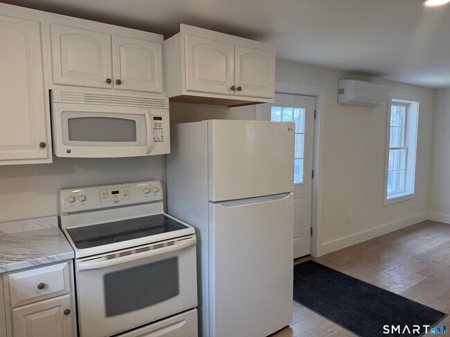 Building Photo - 424 Thrall Ave