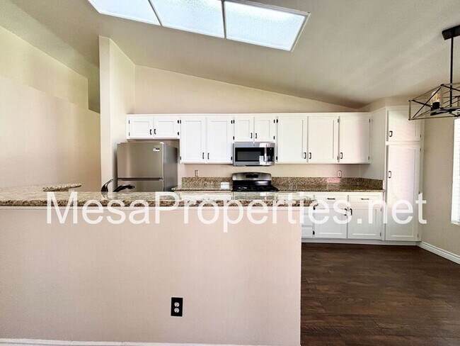 Building Photo - 16481 Silica Dr