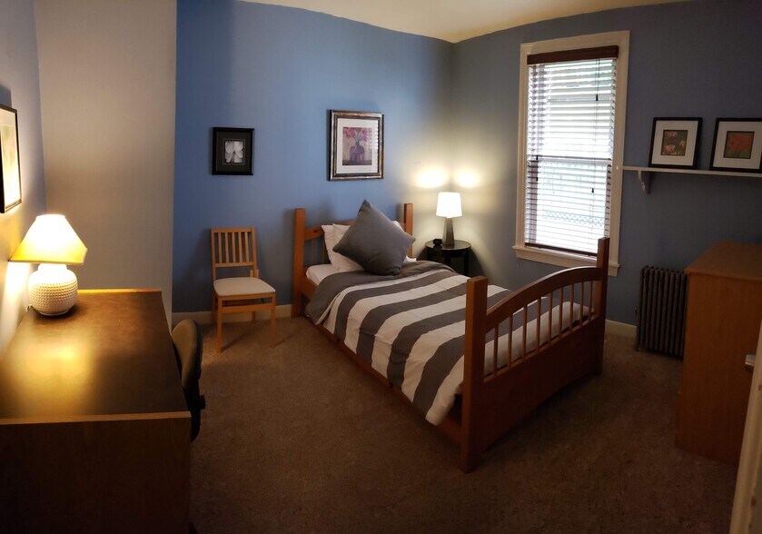 Building Photo - 32 Hevey St