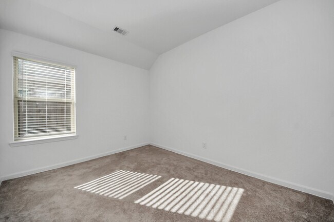Building Photo - 1114 Bulwark