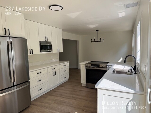 Building Photo - 237 Lakeside Dr