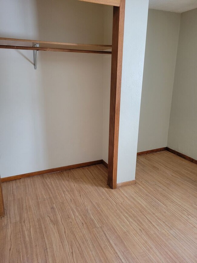 Building Photo - 419 Mallory