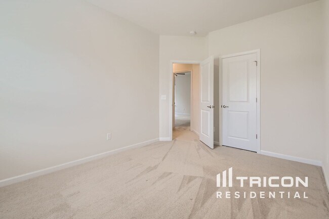Building Photo - 1251 Summer Shade Dr